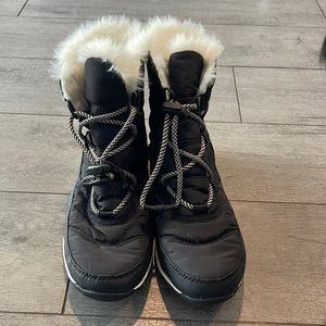 Sorel Whitney Winter boots Sorel black and white